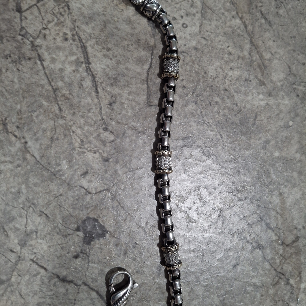 Silver and Gold Bracelet with Elegant Design - Picture 2 of 4